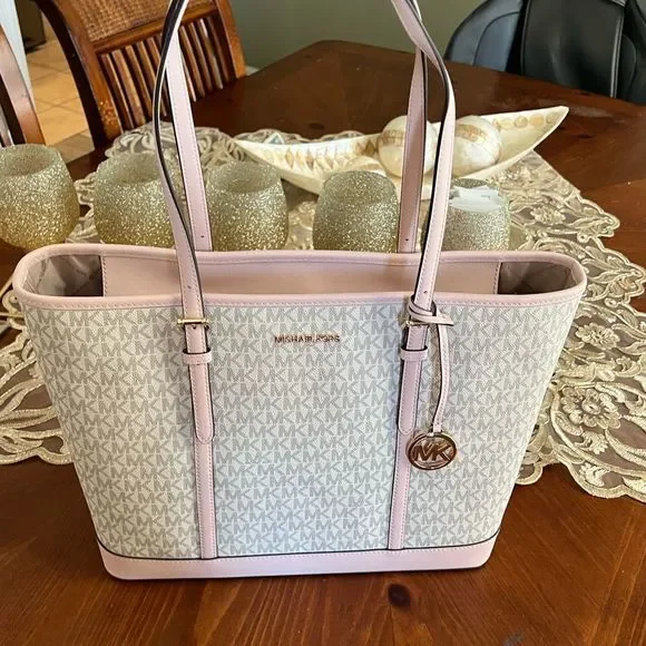 Michael Kors LG travel tote - Picture 11 of 13